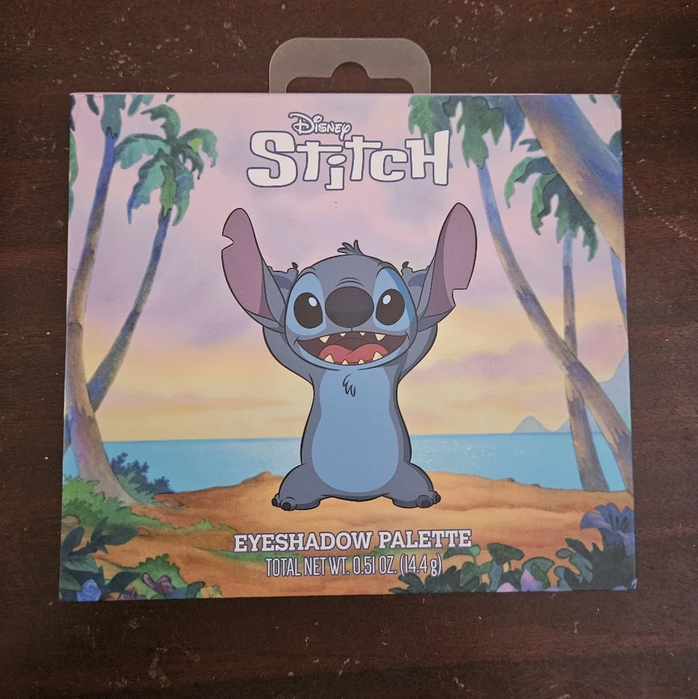 Disney Lilo & Stitch Taste Of Beauty 12 Color Eyeshadow Palette. NEW